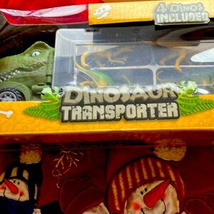 Dinosaur Transporter with 4 curious 🦕 🦖 Dino’s, and Dino truck